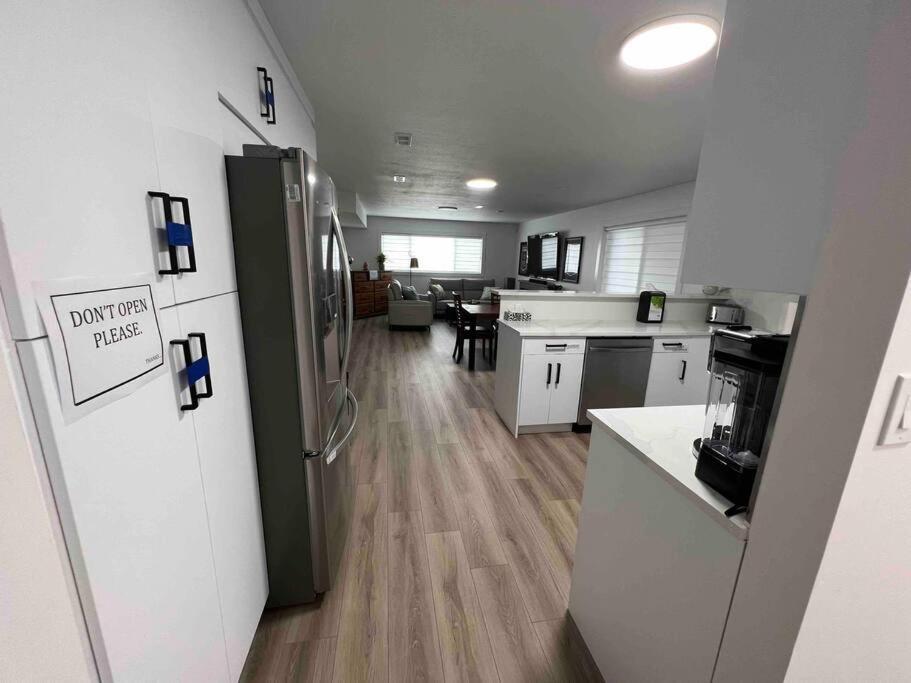 Ricky's Beautiful Private Apartment/suite Apartment